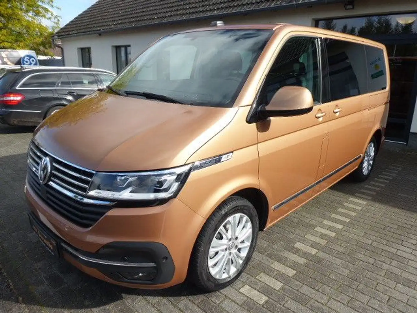 Volkswagen T6 Multivan T6.1 Multivan Highline Orange - 2
