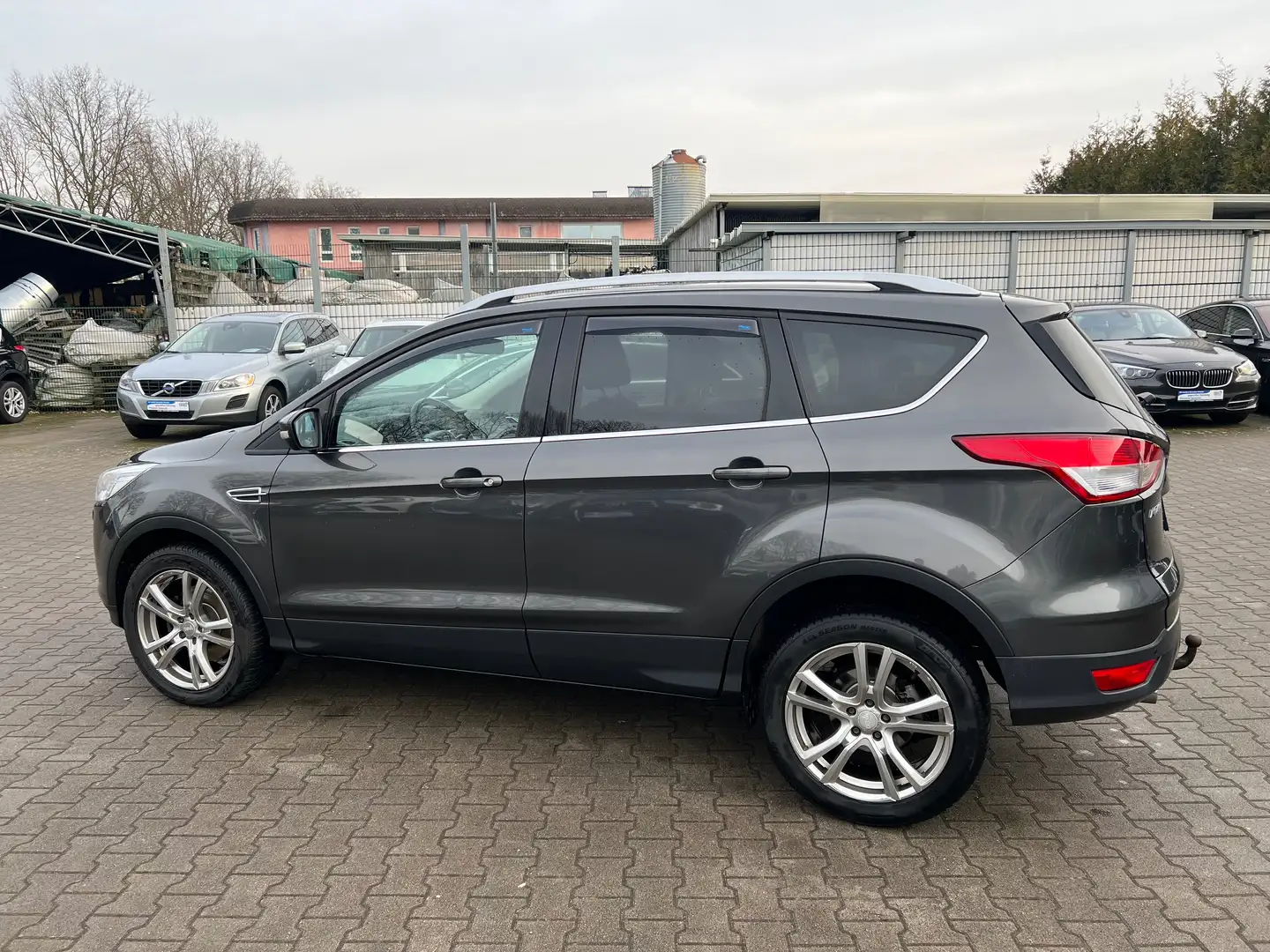 Ford Kuga 2.0 TDCI Titanium *Finanzierung möglich *NAV Grau - 2