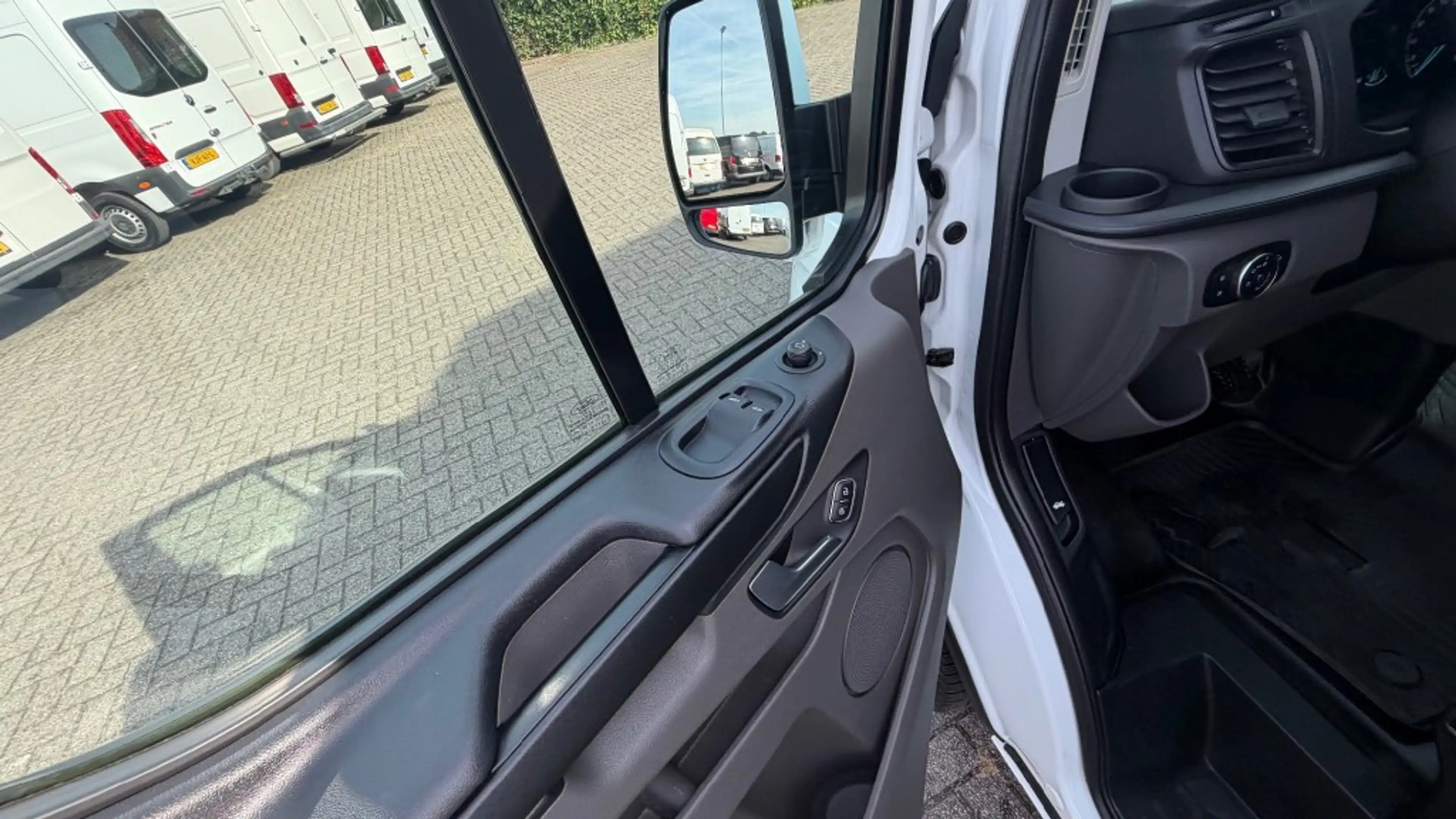 Ford Transit Custom 2.0 TDCI 77KW 105PK L2H1 EURO 6 AIRCO/ NAVIGATIE/ — photo 18