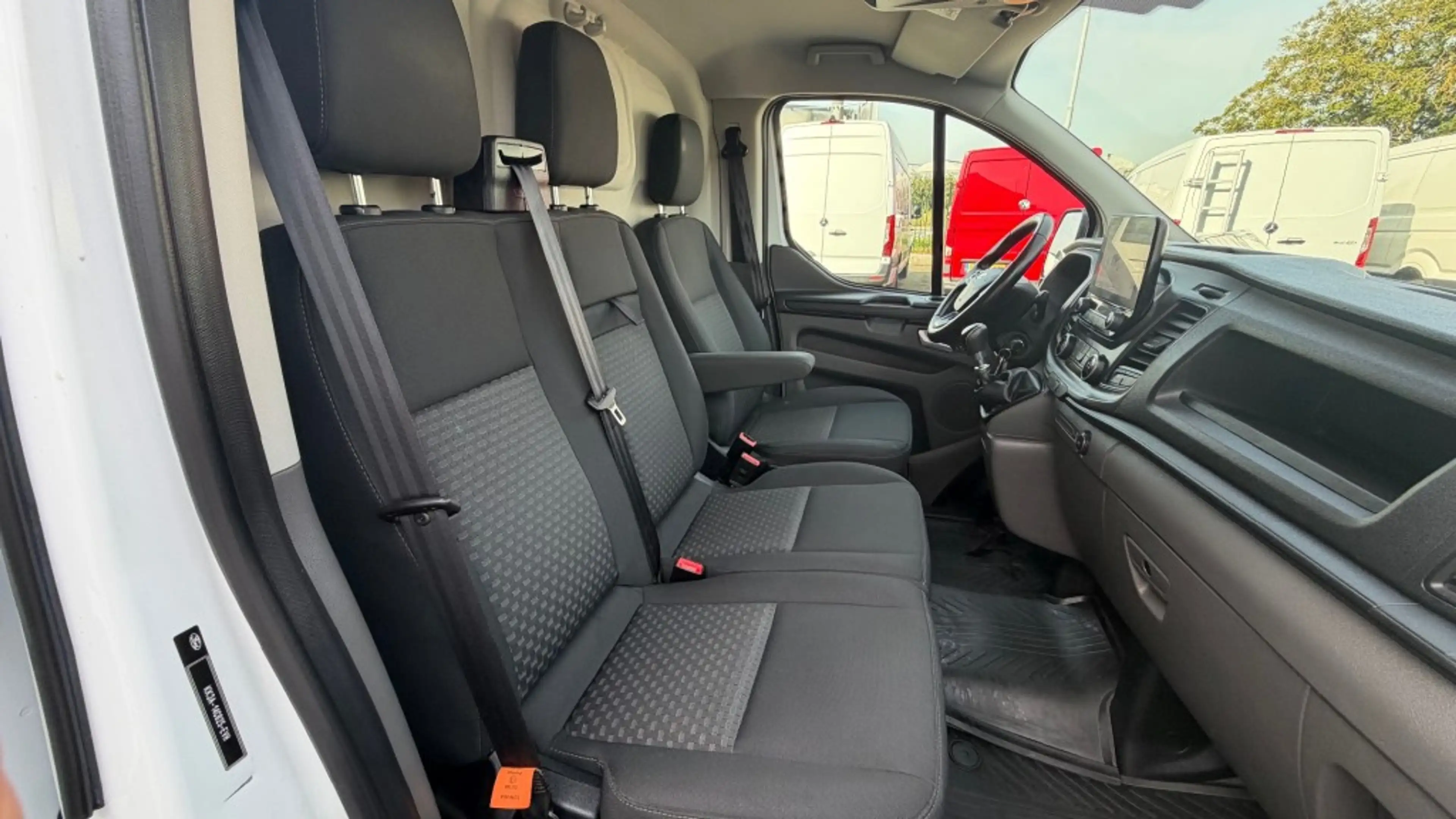 Ford Transit Custom 2.0 TDCI 77KW 105PK L2H1 EURO 6 AIRCO/ NAVIGATIE/ — photo 6