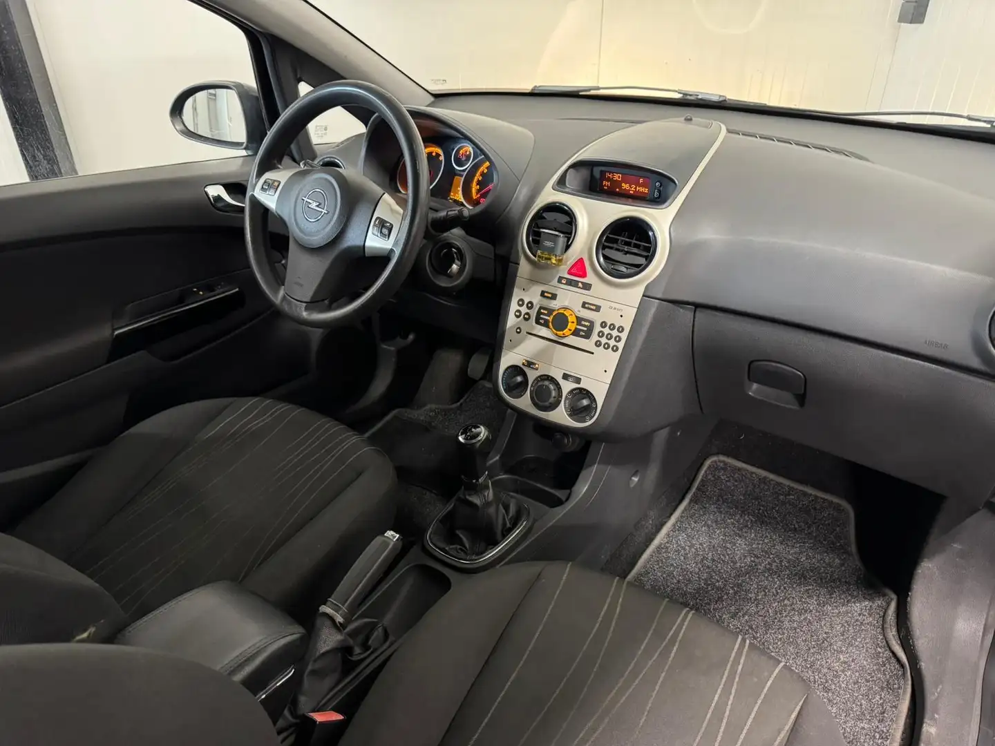 Opel Corsa 1.4-16V Enjoy 2008 90PK AIRCO/ELEKRAMEN/CRUISE/3D/ Noir - 2