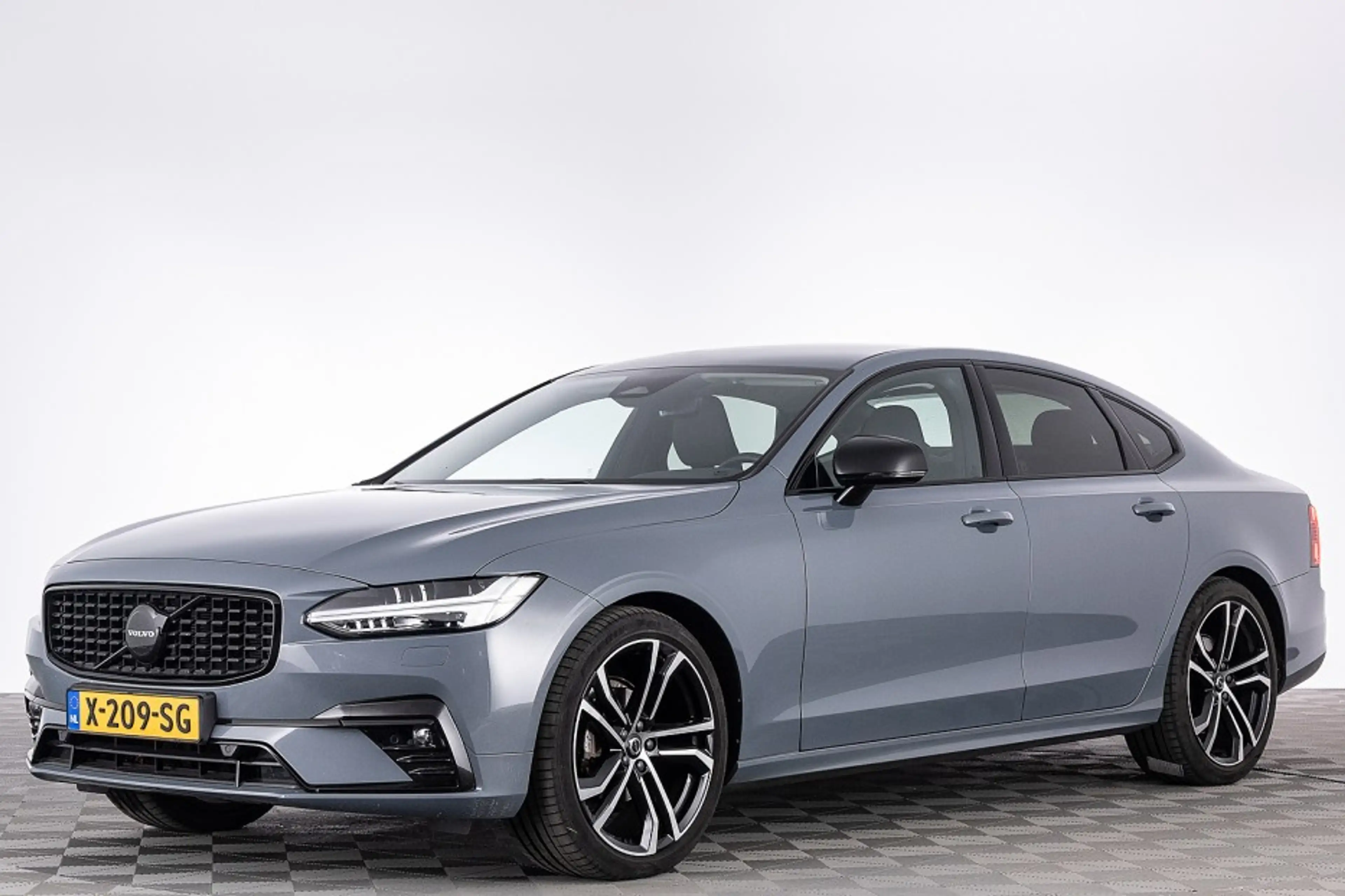 Volvo S90 2.0 B4 Plus Dark | LEDER | CARPLAY | EL. STOELEN | — photo 31