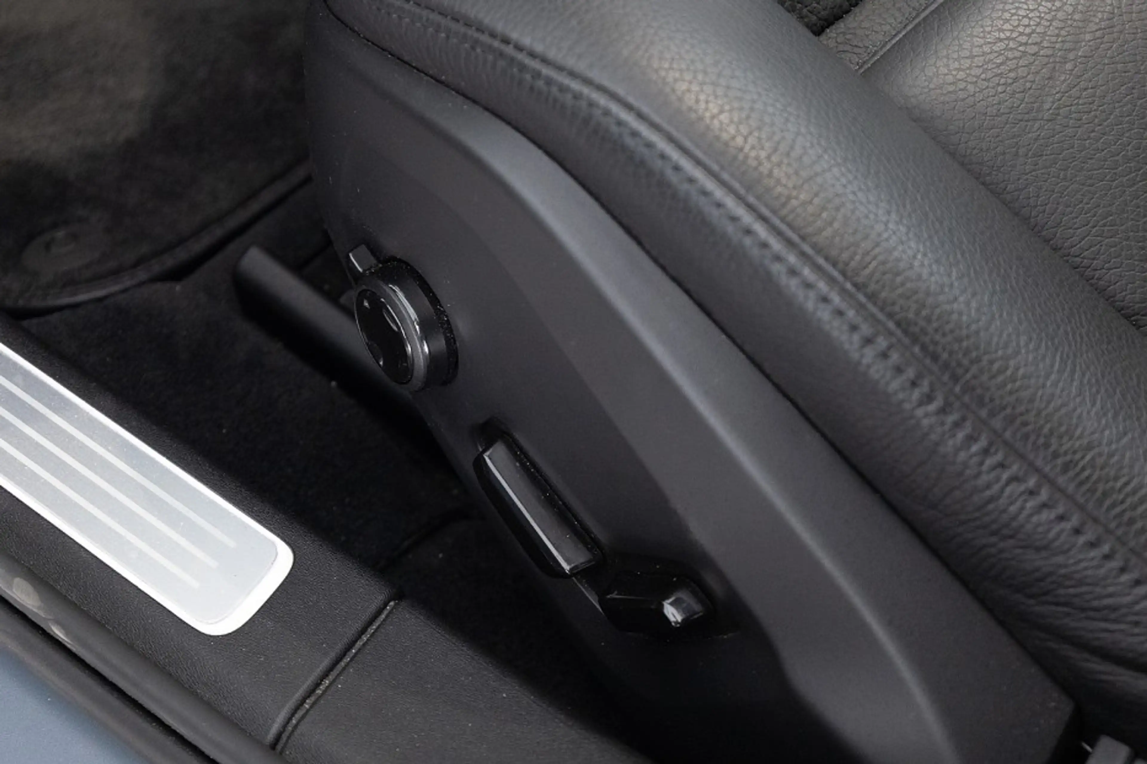 Volvo S90 2.0 B4 Plus Dark | LEDER | CARPLAY | EL. STOELEN | — photo 11