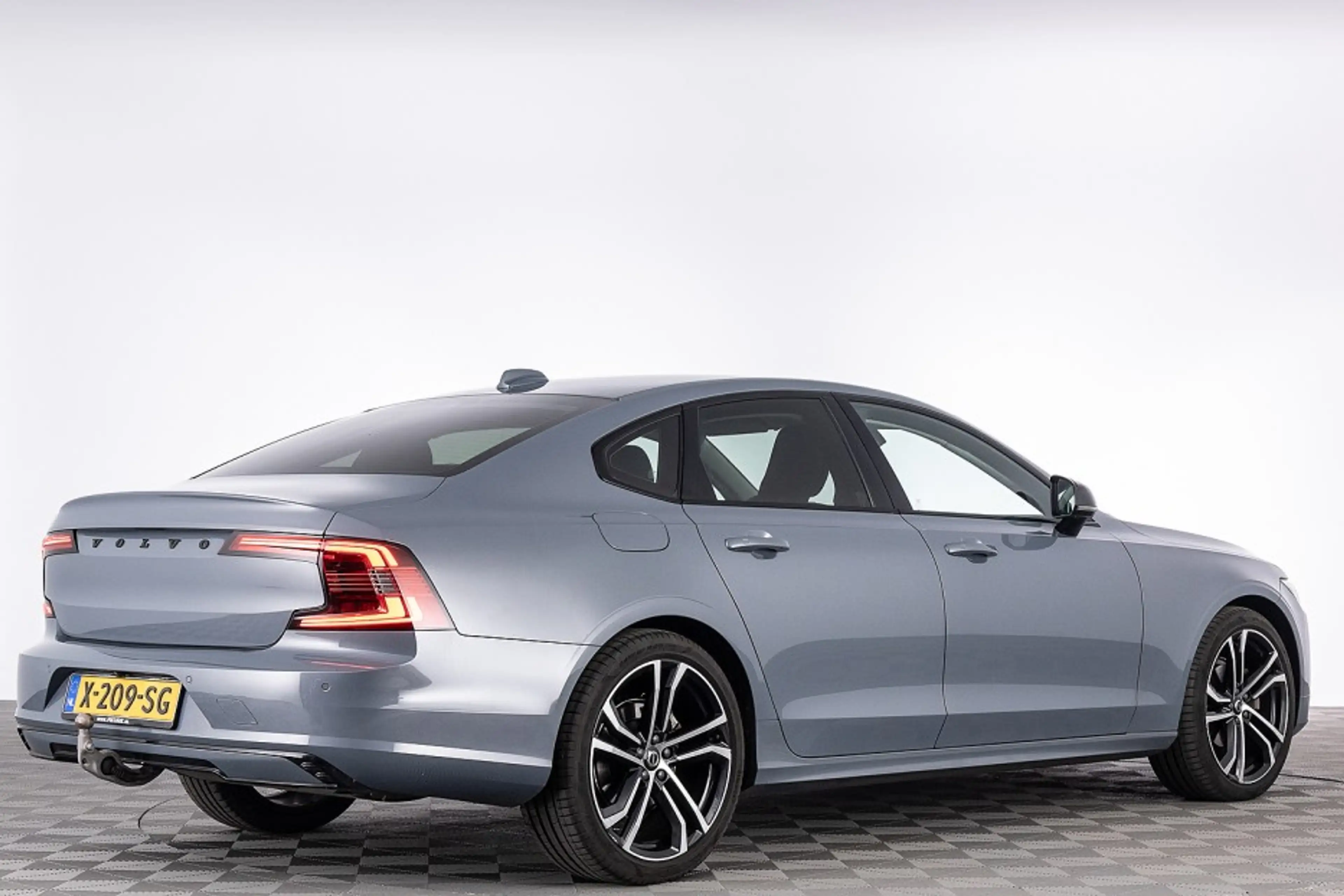 Volvo S90 2.0 B4 Plus Dark | LEDER | CARPLAY | EL. STOELEN | — photo 30