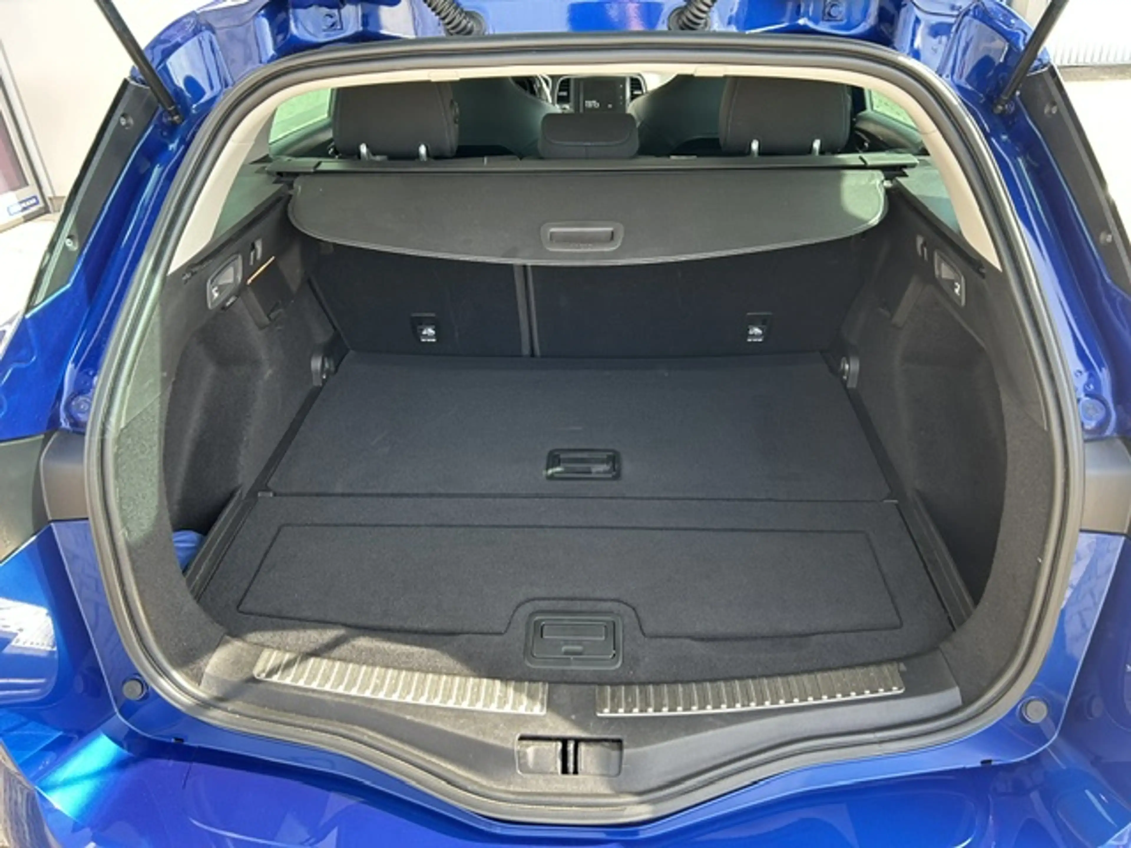 Renault Megane GT — photo 13