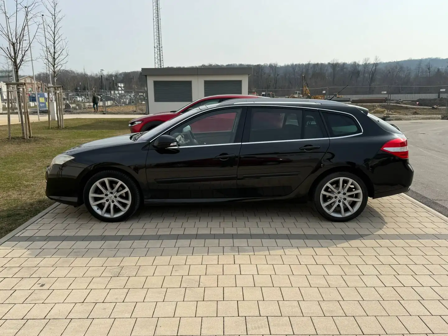 Renault Laguna Renault Laguna Grandtour Initiale V6 dCi 235 – seltene Vollausstattung Schwarz - 2
