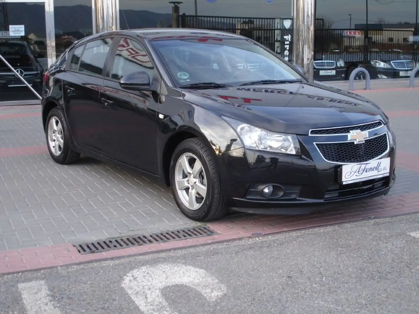 Chevrolet Cruze 1.6 16v LT+ Clima crna - 1