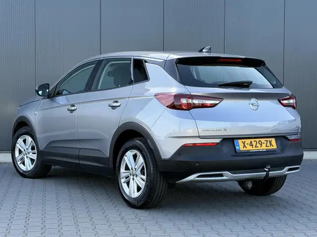 Opel Grandland X view 3