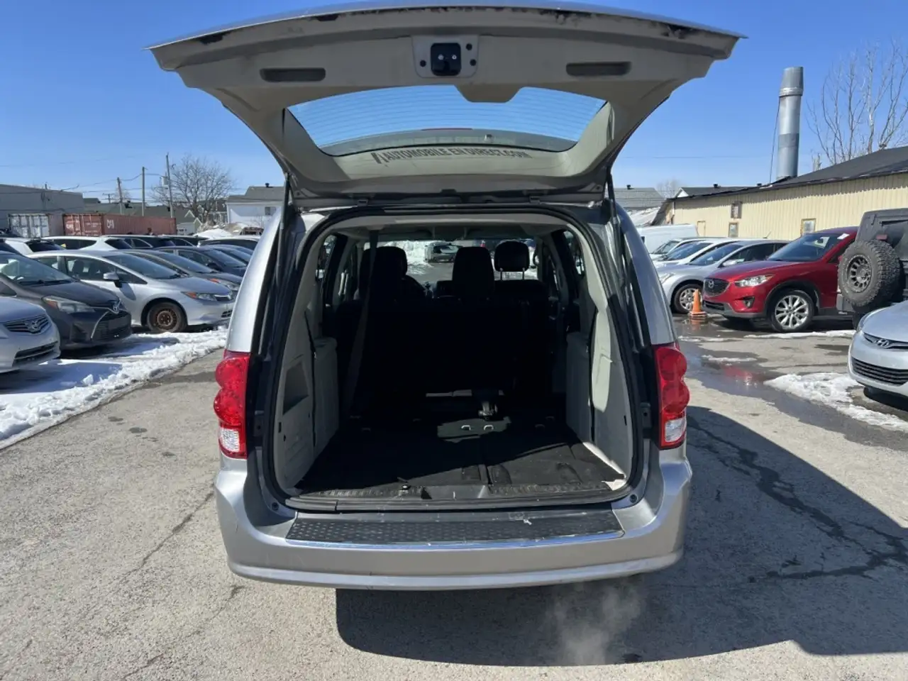 Dodge Grand Caravan снимка Dodge Grand Caravan