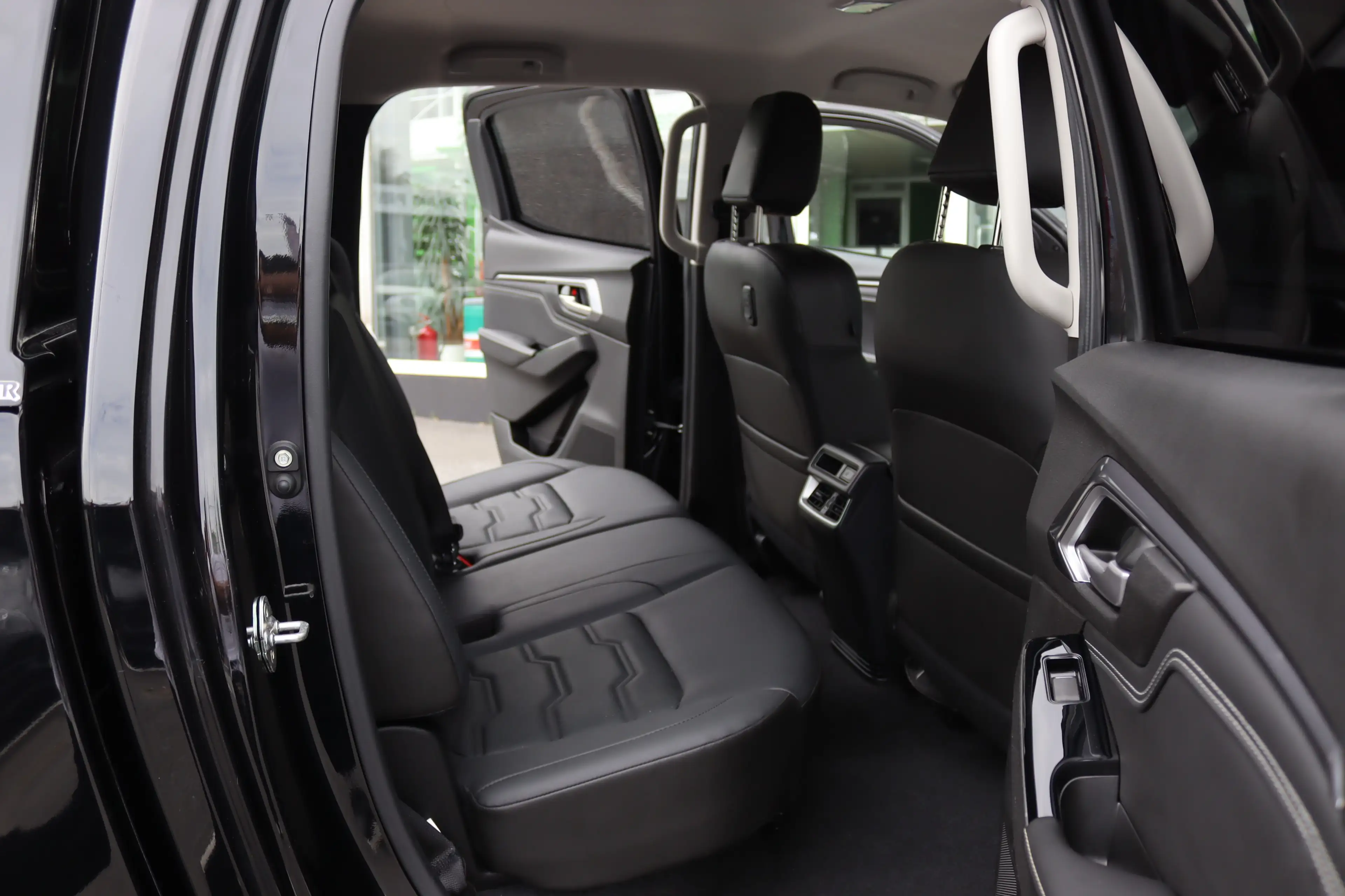Isuzu D-Max 1.9TURBO 163CV 4X4 BOITE AUTO HARDTOP FULL TVAC — photo 11