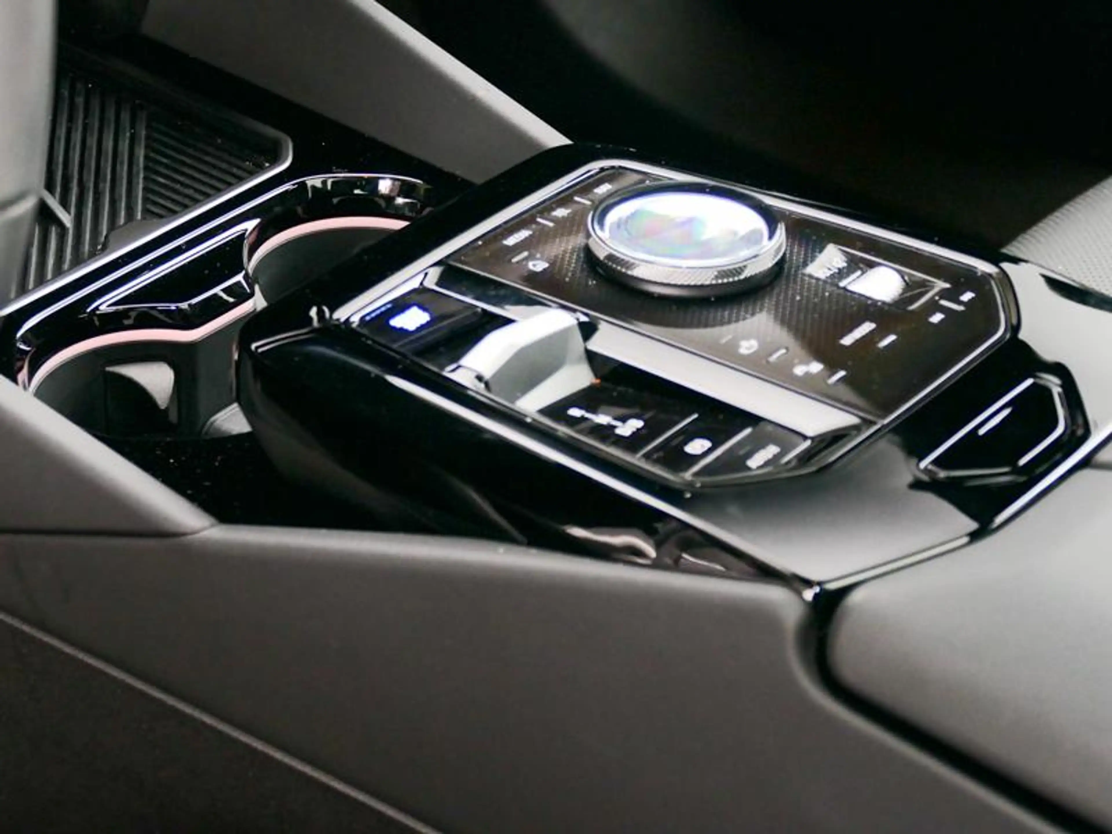 BMW i5 eDrive40 Touring M Sport | PANO | — photo 13