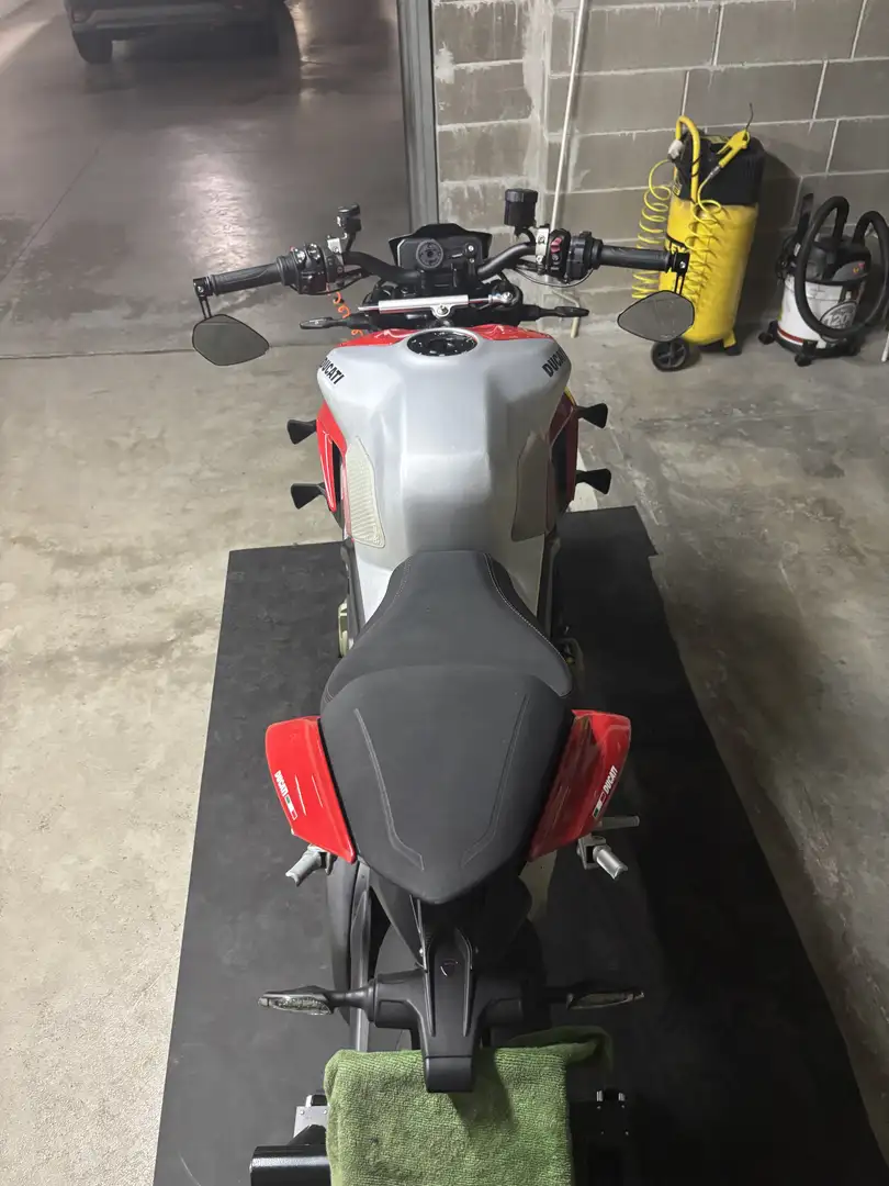 Ducati Streetfighter v4s - 1