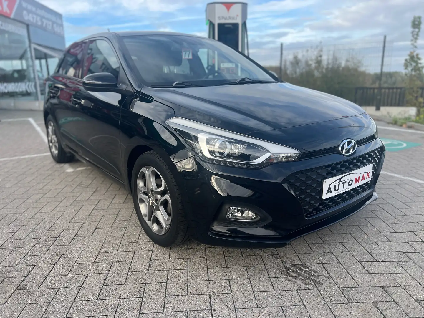 Hyundai i20 i20 1.2i Twist Techno Pack Noir - 1
