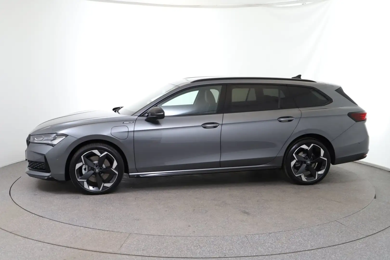 Skoda Superb Sportline iV TSI DSG Grau - 2