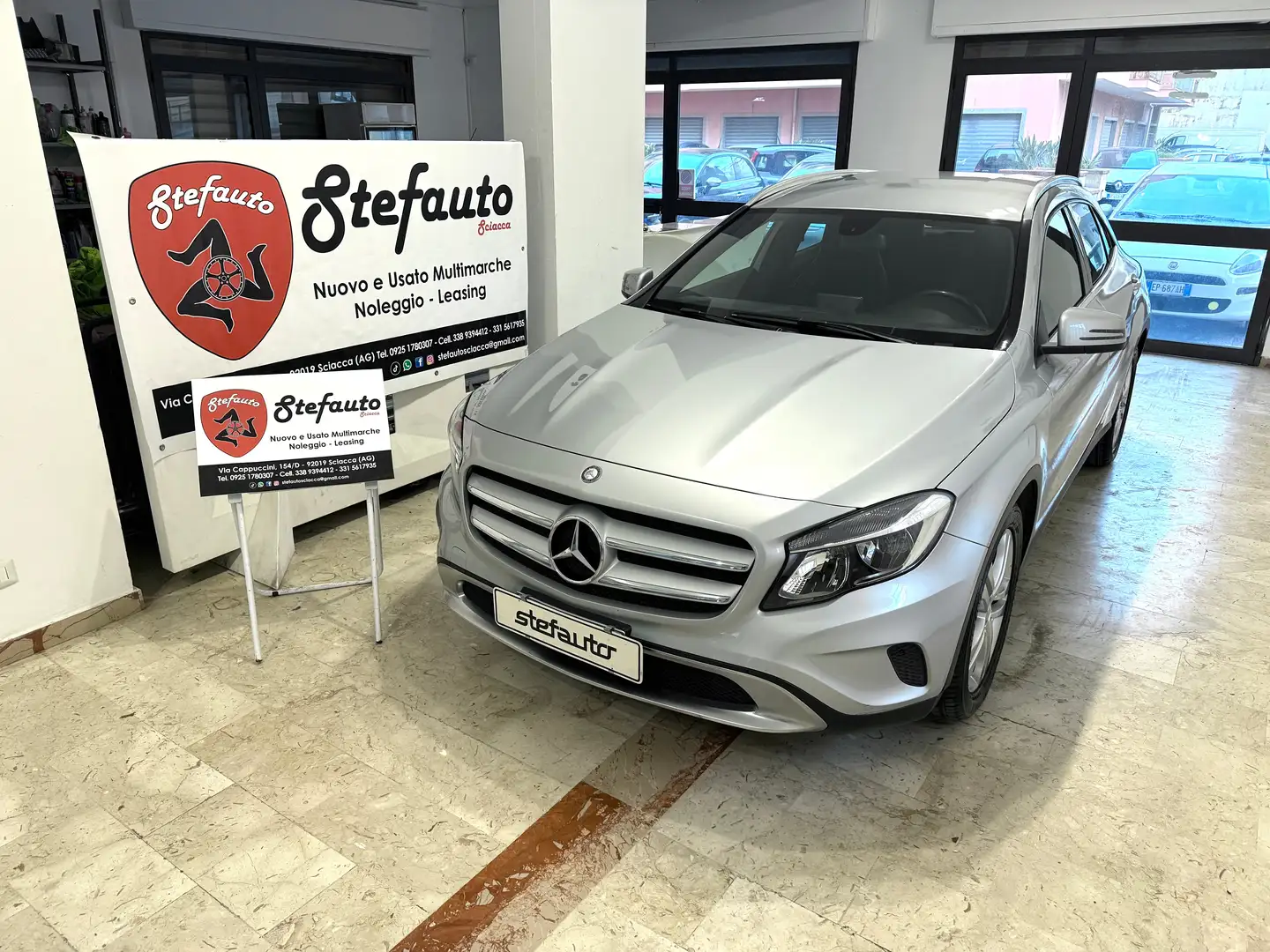 Mercedes-Benz GLA 200 GLA 200d 136cv Sport Argento - 1
