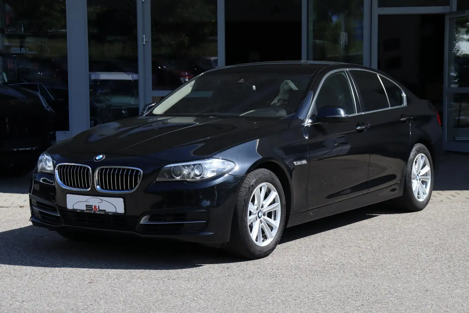 BMW 520 d Lim. /ConnectedDrive/Dakota/Harman-Kardon Siyah - 1