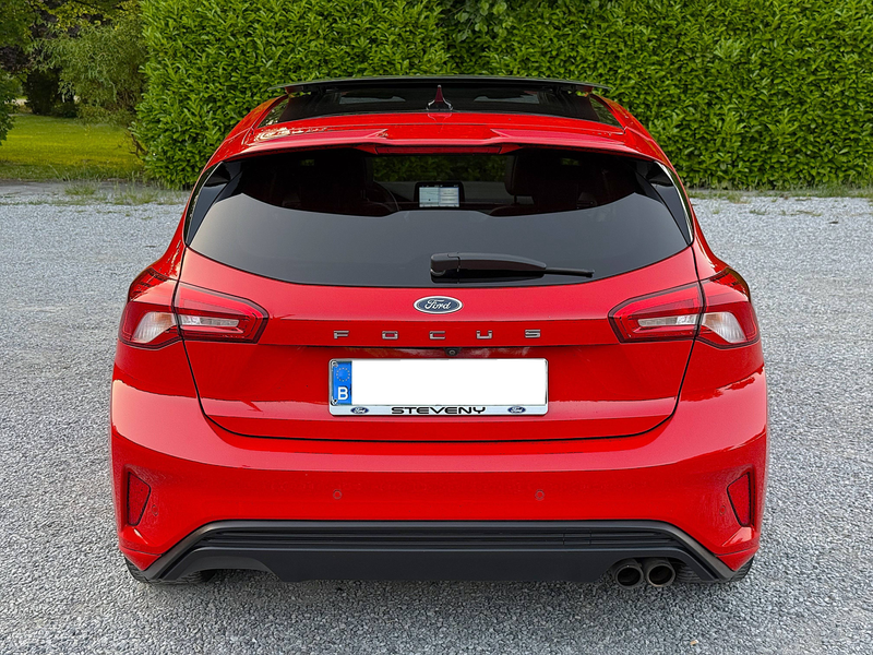 Ford Focus ST-Line 1ier Propriétaire, Car Play, Toit Panoramique ! — photo 5