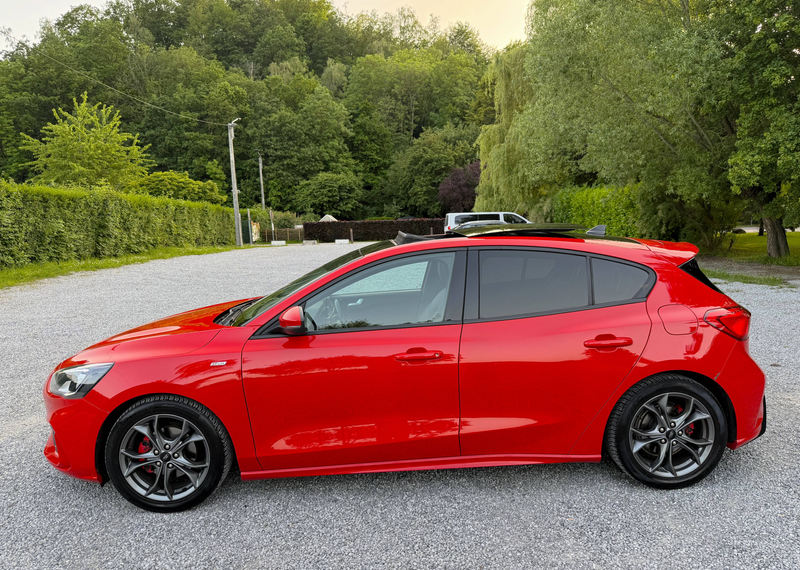 Ford Focus ST-Line 1ier Propriétaire, Car Play, Toit Panoramique ! — photo 7