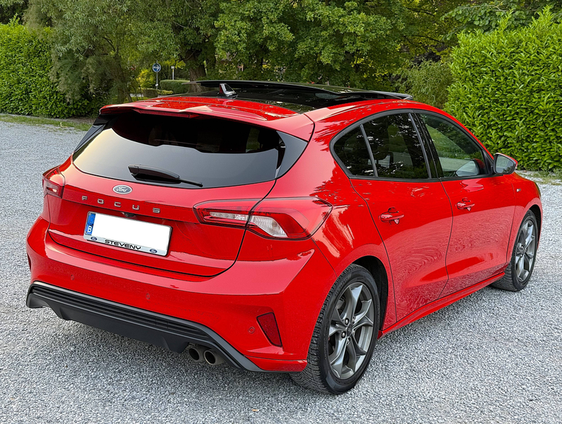 Ford Focus ST-Line 1ier Propriétaire, Car Play, Toit Panoramique ! — photo 6