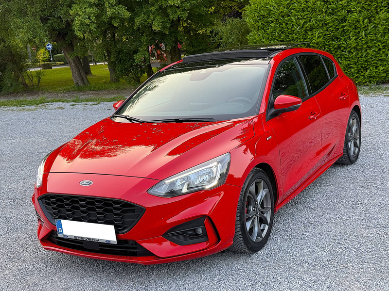 Ford Focus ST-Line 1ier Propriétaire, Car Play, Toit Panoramique !