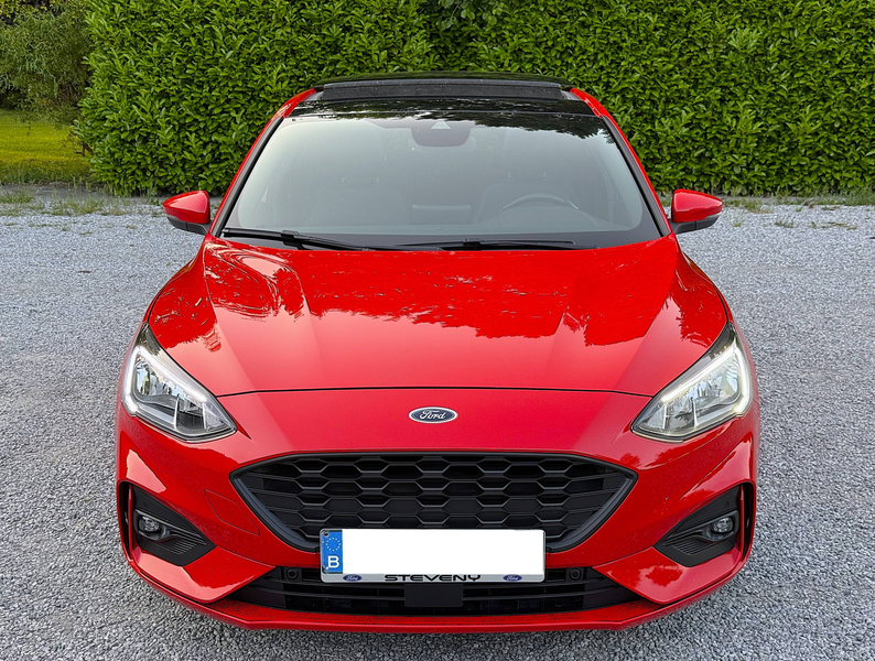 Ford Focus ST-Line 1ier Propriétaire, Car Play, Toit Panoramique ! — photo 2