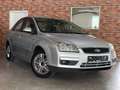 Ford Focus Lim. Ghia-2.0-Alu-Klima Plateado - thumbnail 2