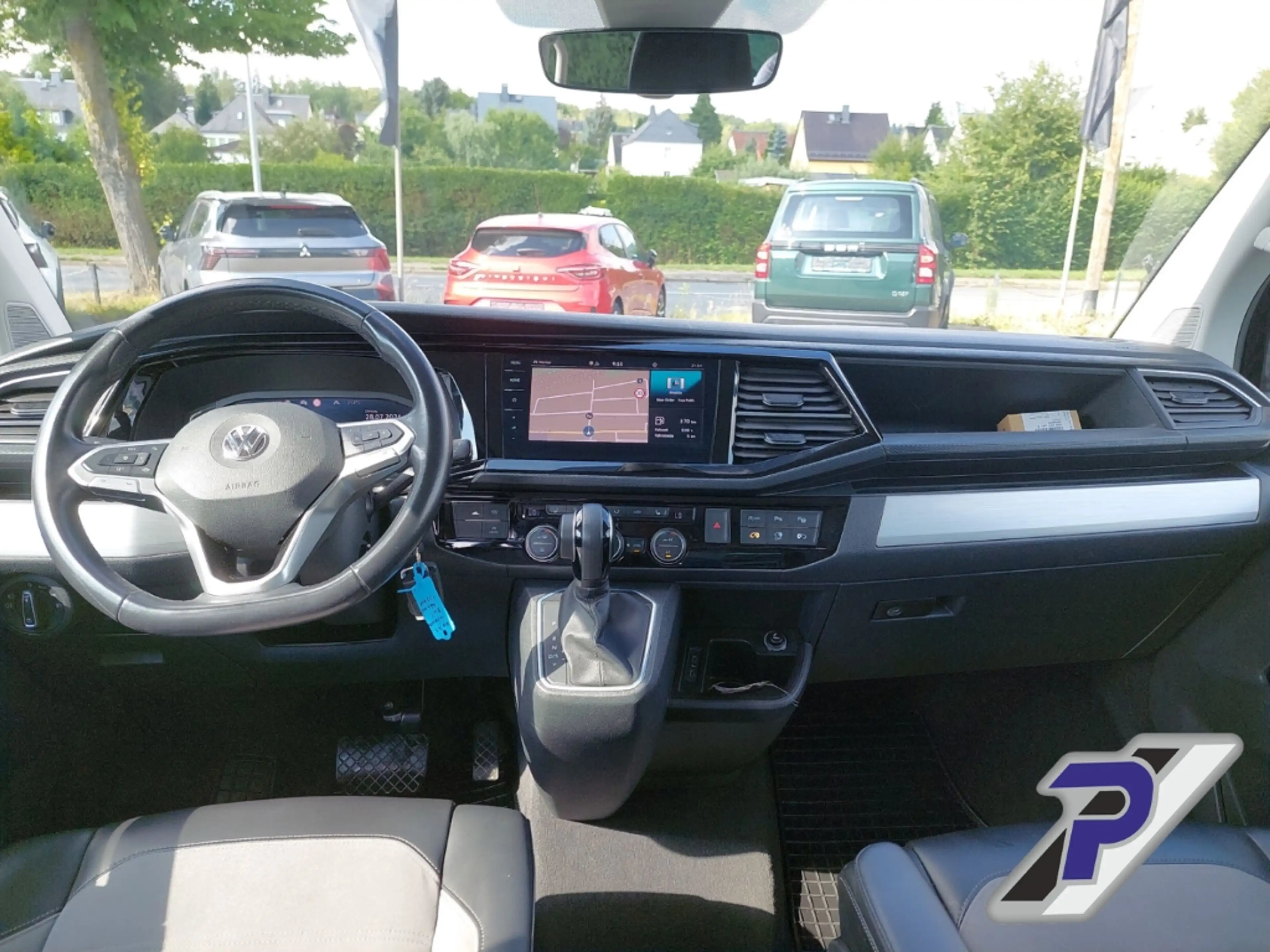 Volkswagen T6.1 Multivan Cruise FWD AD StandHZG AHK-abnehmbar Navi Leder Di — photo 15