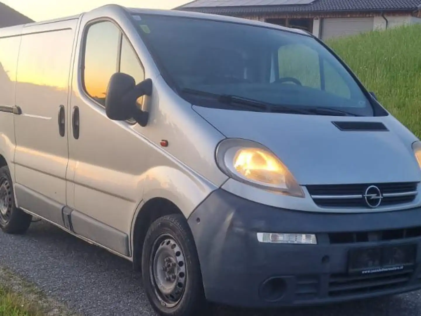 Opel Vivaro Vivaro L1H1 1,9 Srebrny - 1