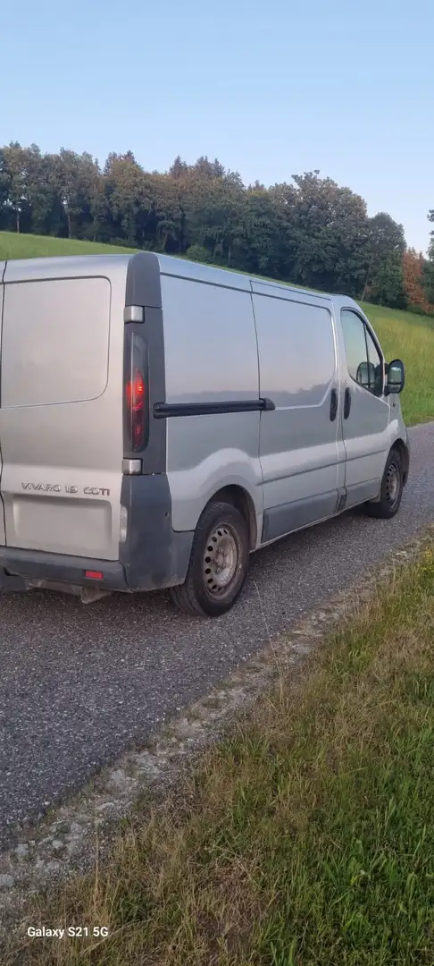 Opel Vivaro Vivaro L1H1 1,9 Srebrny - 2