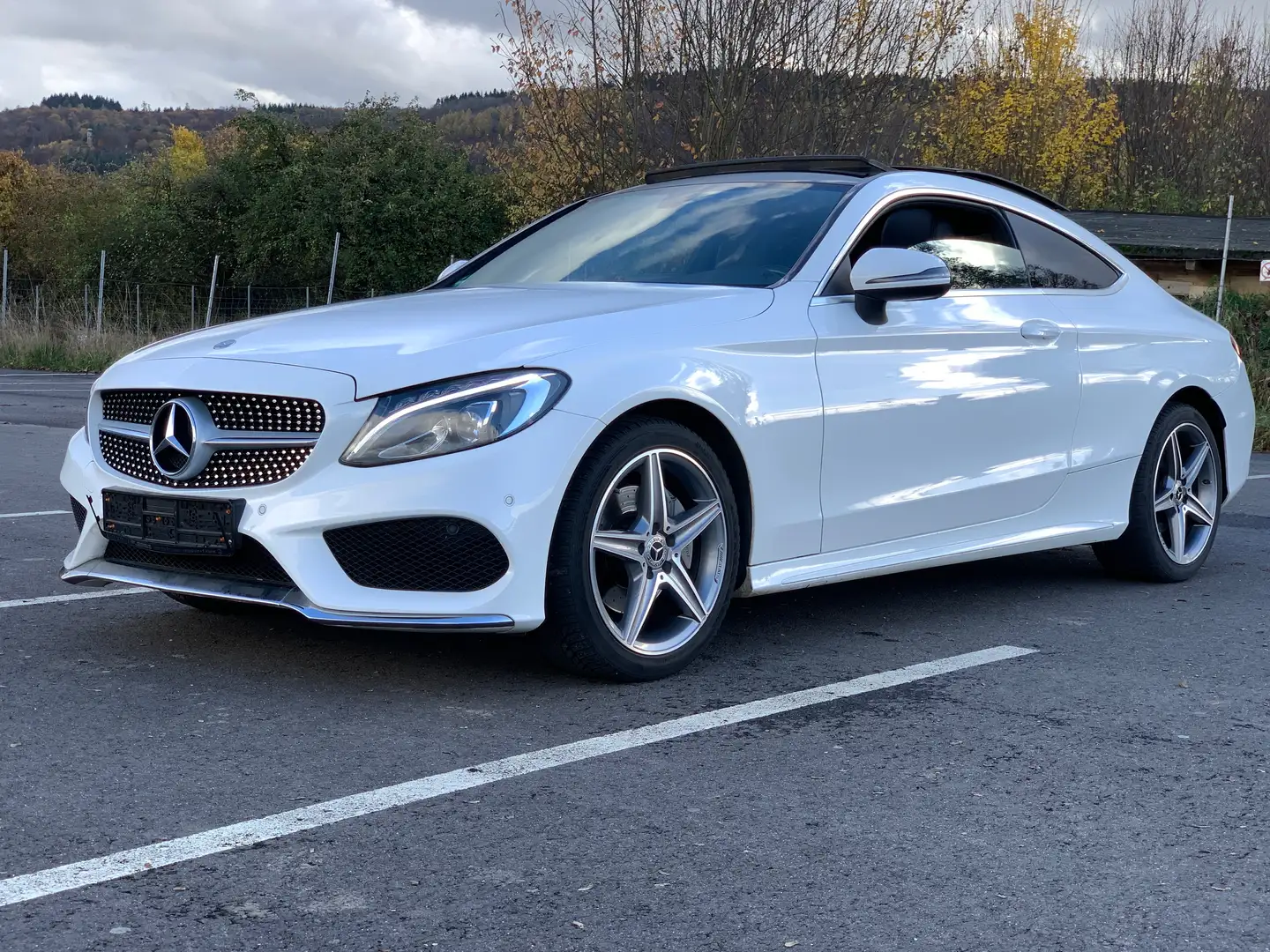 Mercedes-Benz C 180 Coupe AMG Line PANO NAVİ LED PAKET LEDER Weiß - 2