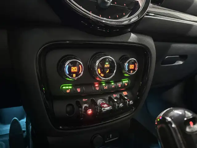 Mini Clubman view 15