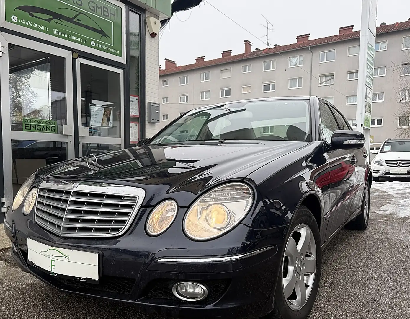 Mercedes-Benz E 280 Classic Aut. Blau - 1