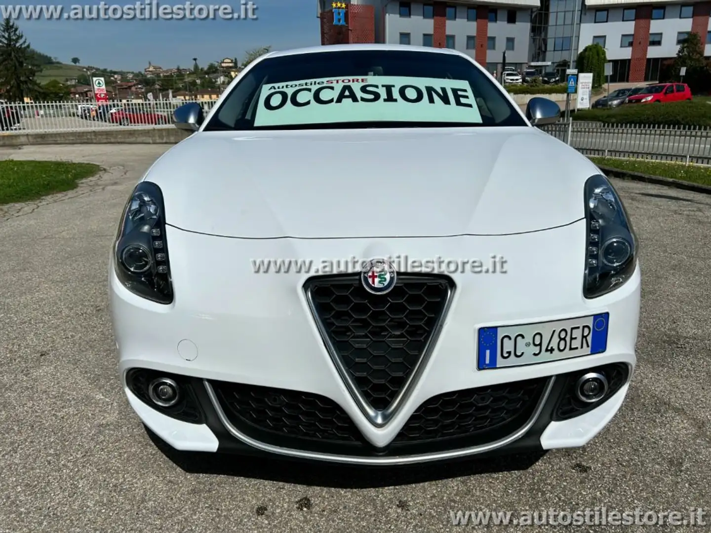Alfa Romeo Giulietta 1.6 JTDm 120 CV Ti Bílá - 2