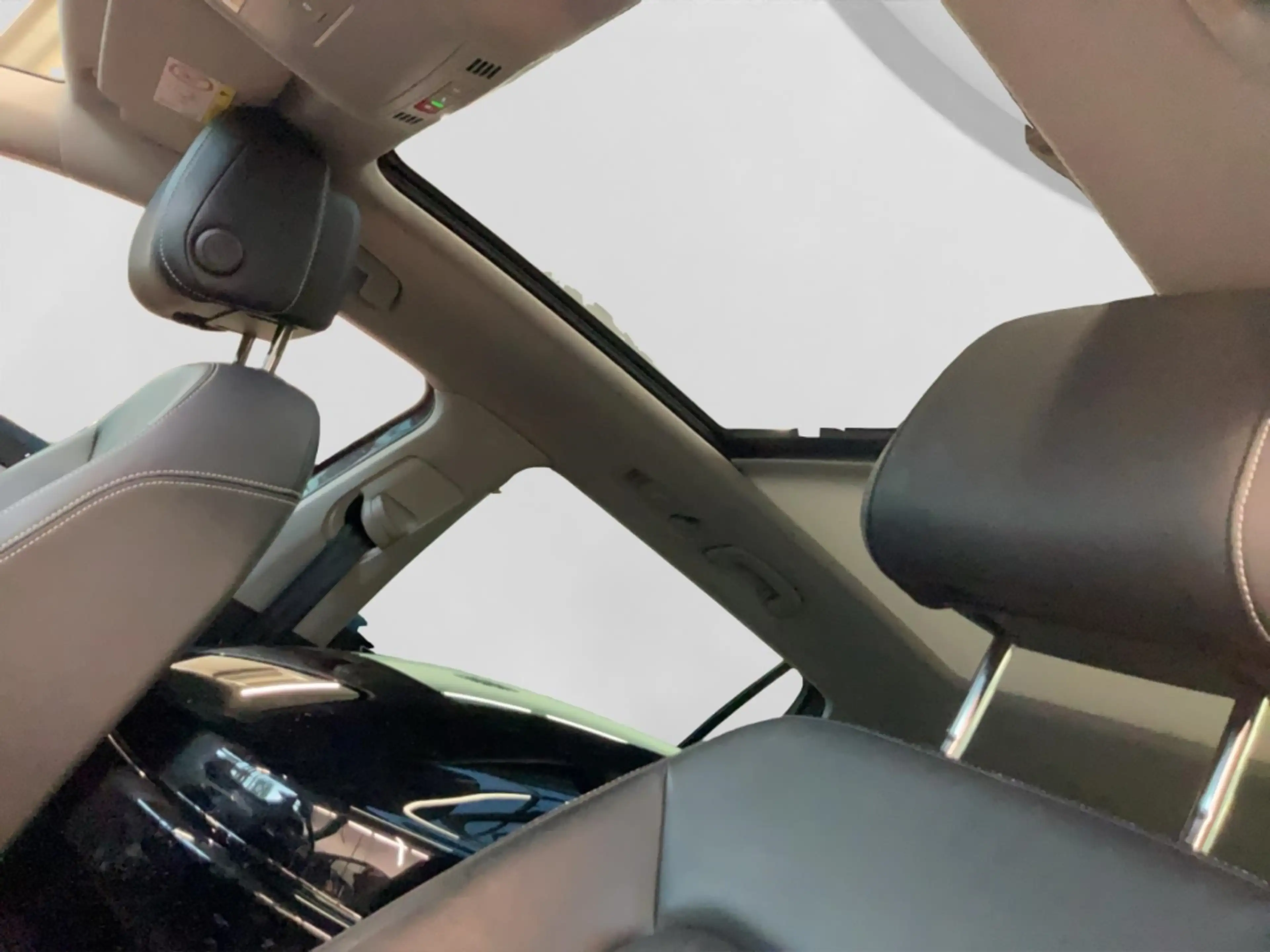 Volkswagen Passat Variant 1.5 TSI Business Alu LED Pano ACC Kamera Navi Sitz — photo 11