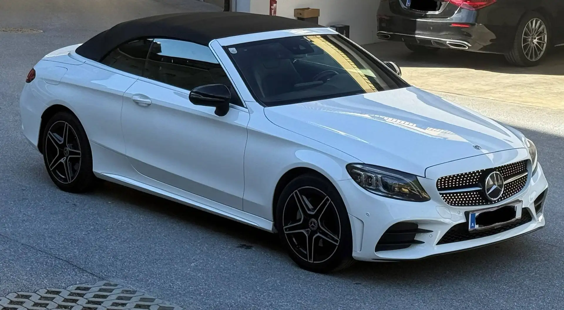 Mercedes-Benz C 180 C 180 Cabrio Aut., AMG-Styling, Rückfahrkamera, Windschott, Klimaanlage, Sitzheizung, AMG- Doppelspeichenräder Weiß - 1