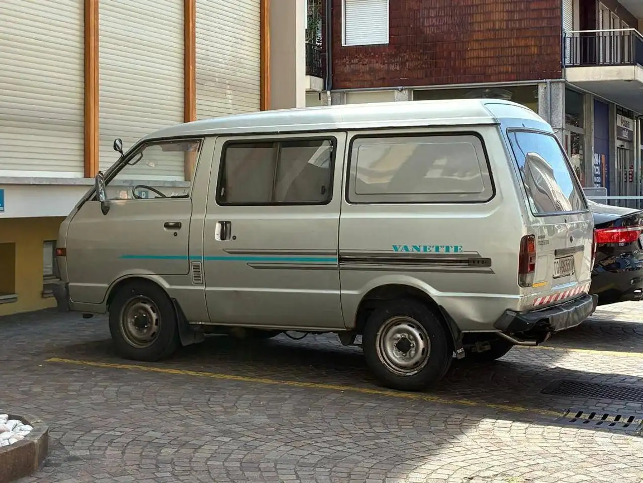 Nissan Vanette 2.0d Coach, foto 2