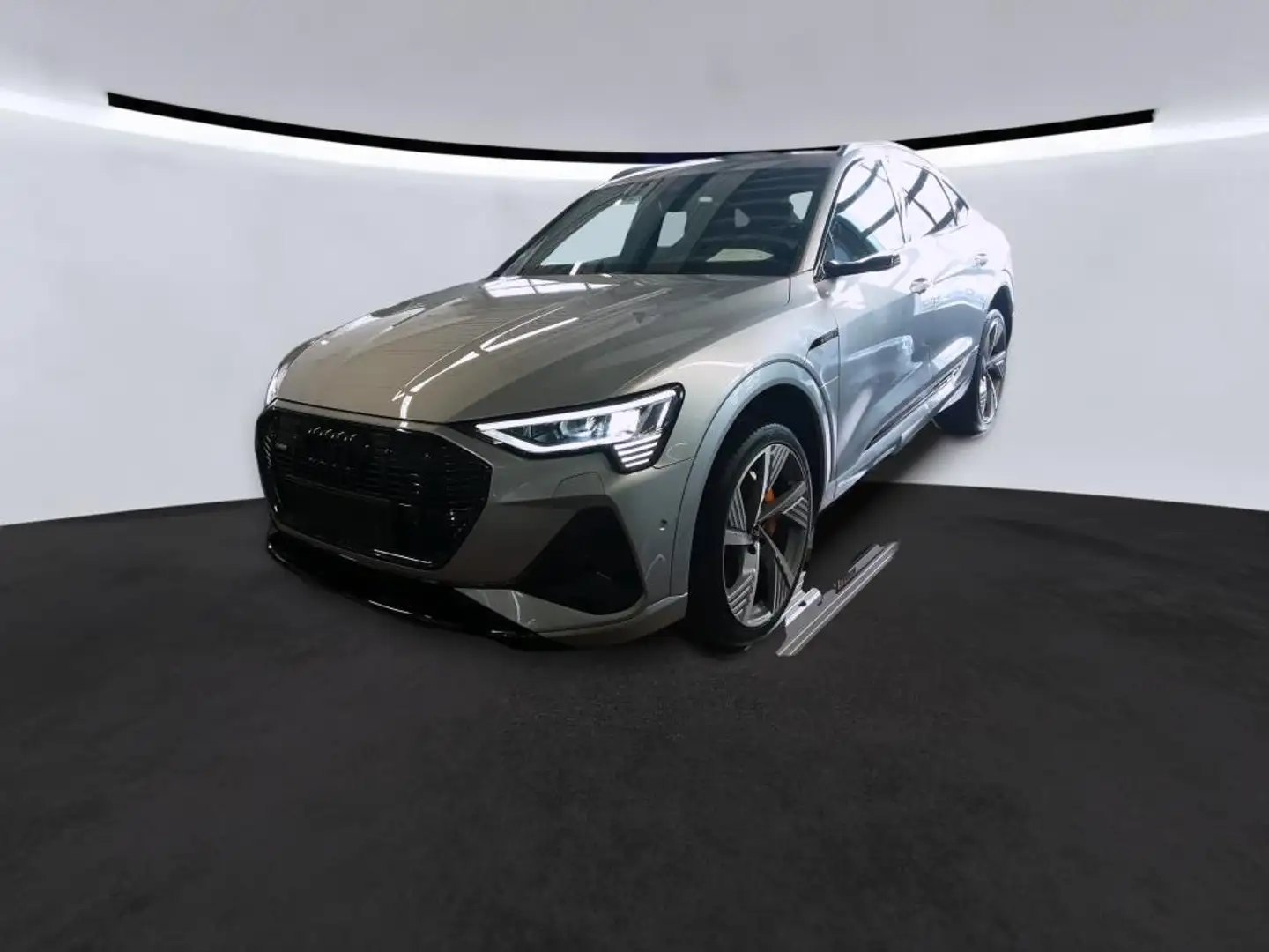 Audi e-tron SPORTBACK 55 2x S LINE PANO/S-SITZE/NIGHT Argent - 1