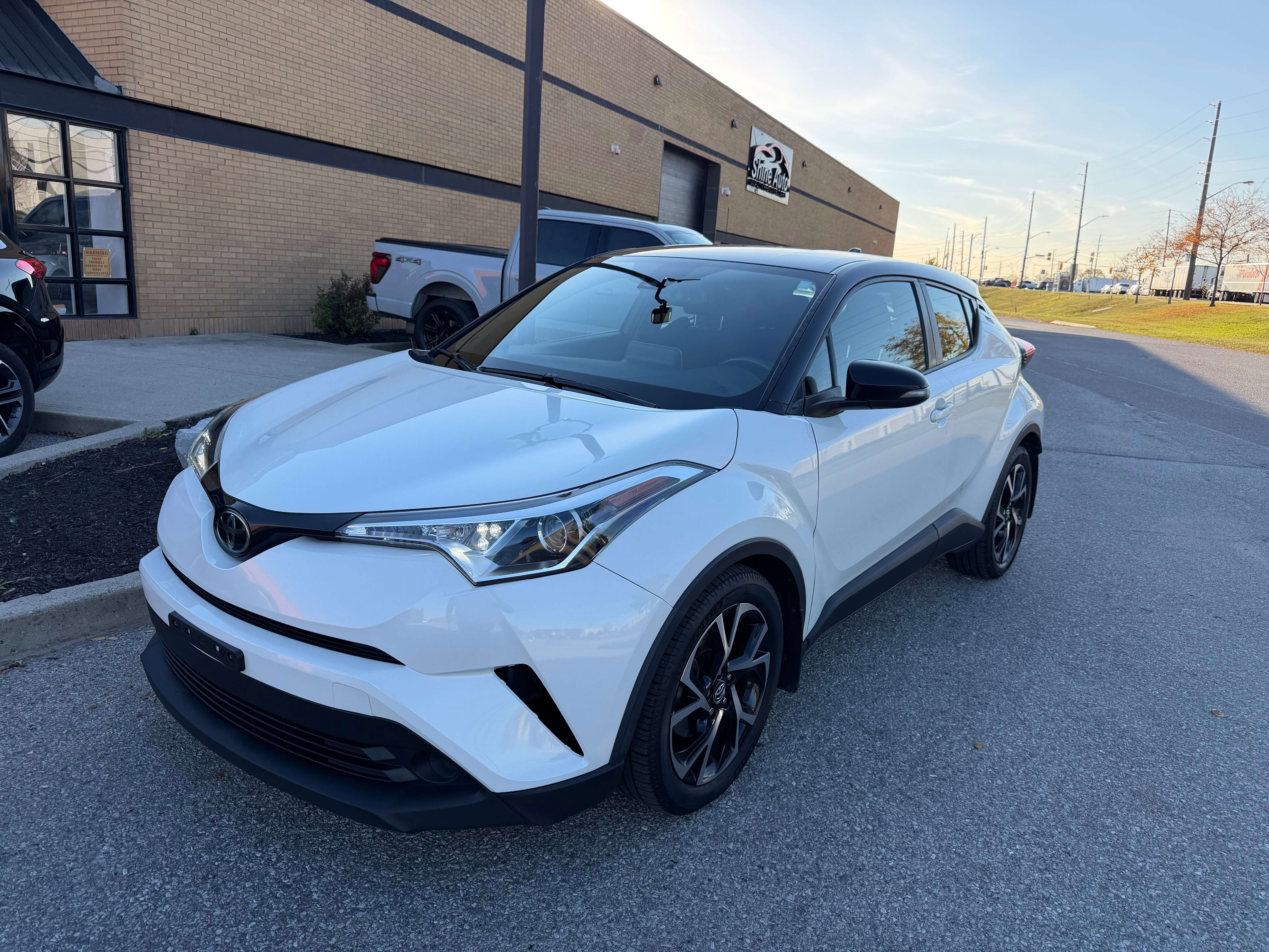  2019 Toyota C-HR XLE   