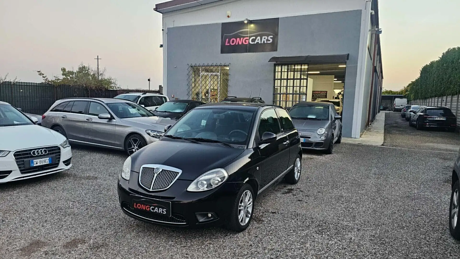 Lancia Ypsilon 1.3 MJT 75 CV Platinum Neopatentati Noir - 2