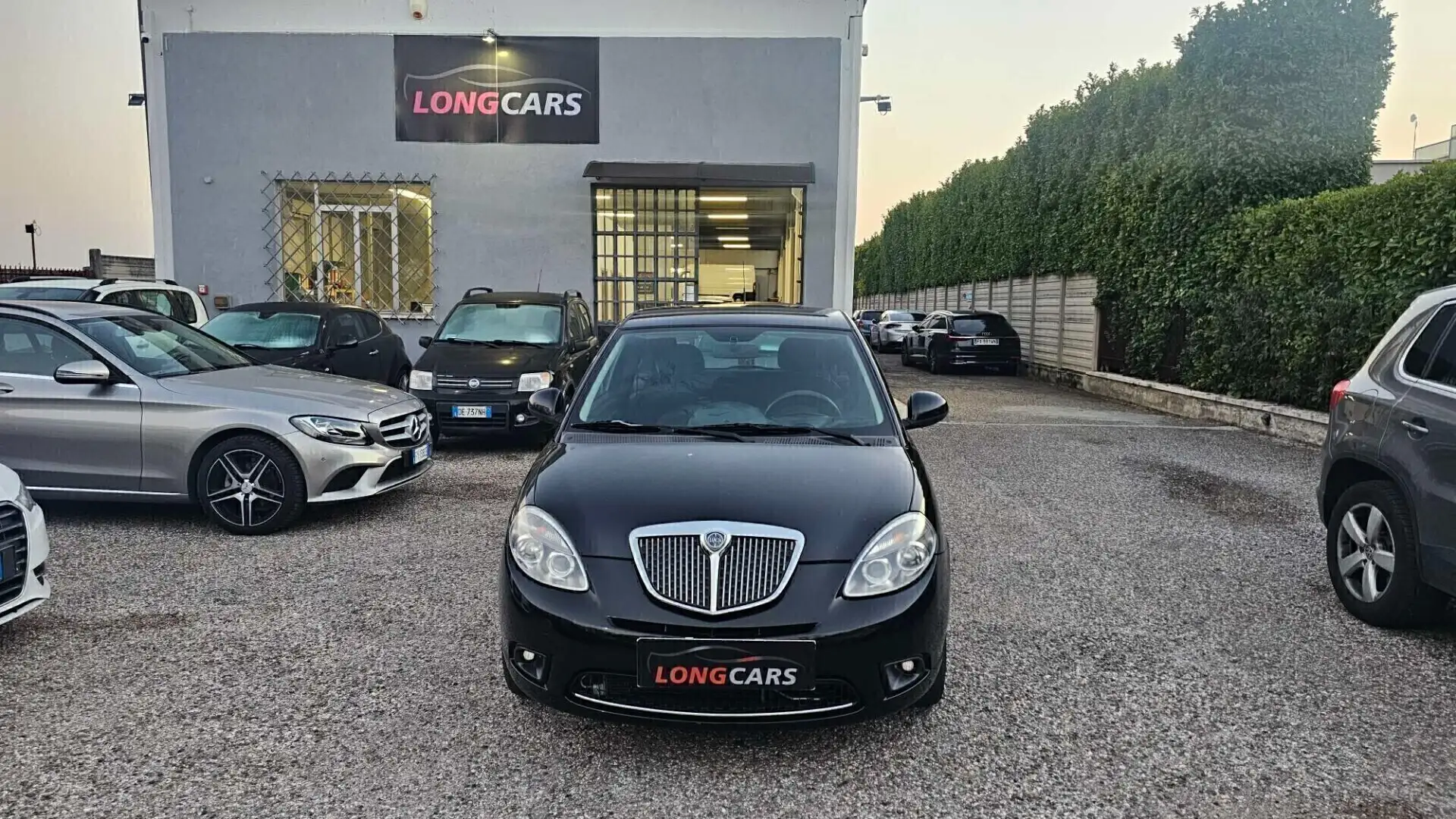 Lancia Ypsilon 1.3 MJT 75 CV Platinum Neopatentati Noir - 1