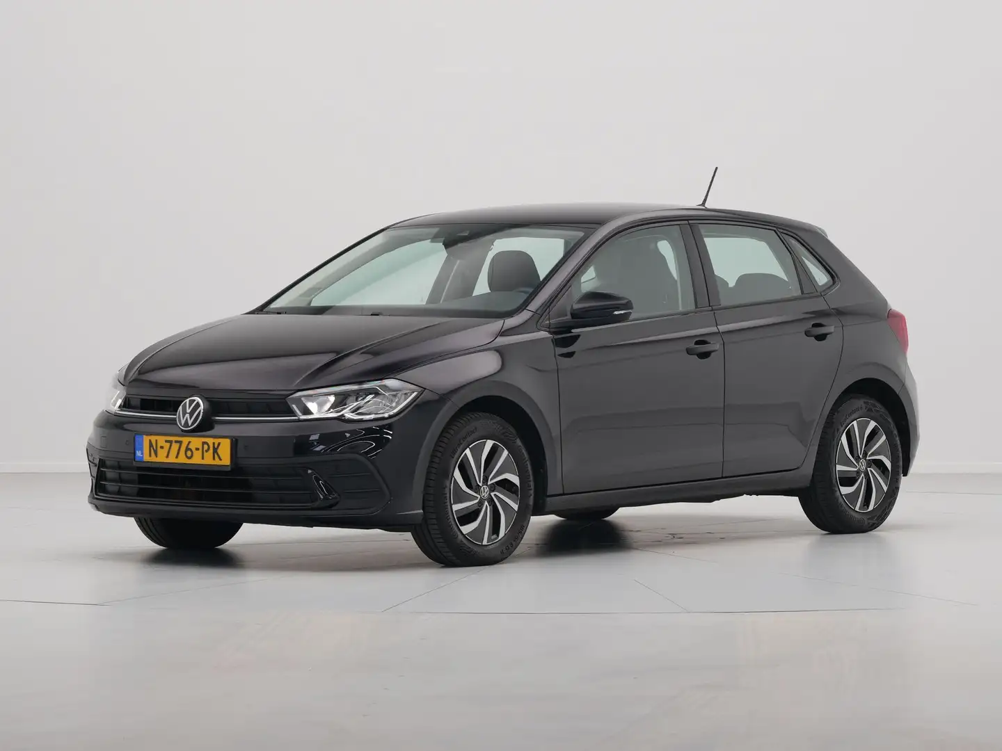 Volkswagen Polo 1.0 TSI Life Navi via App Pdc Airco Acc Zwart - 2