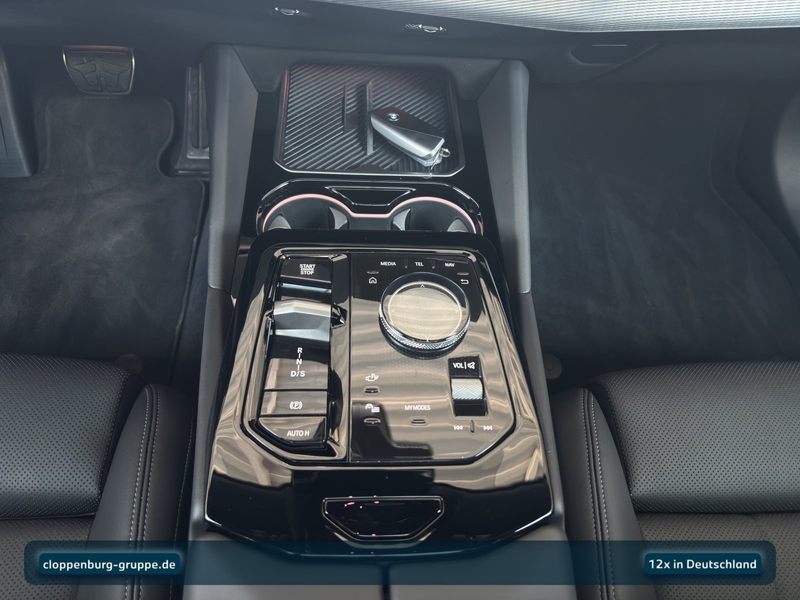 BMW 550 e xDrive Touring — photo 15