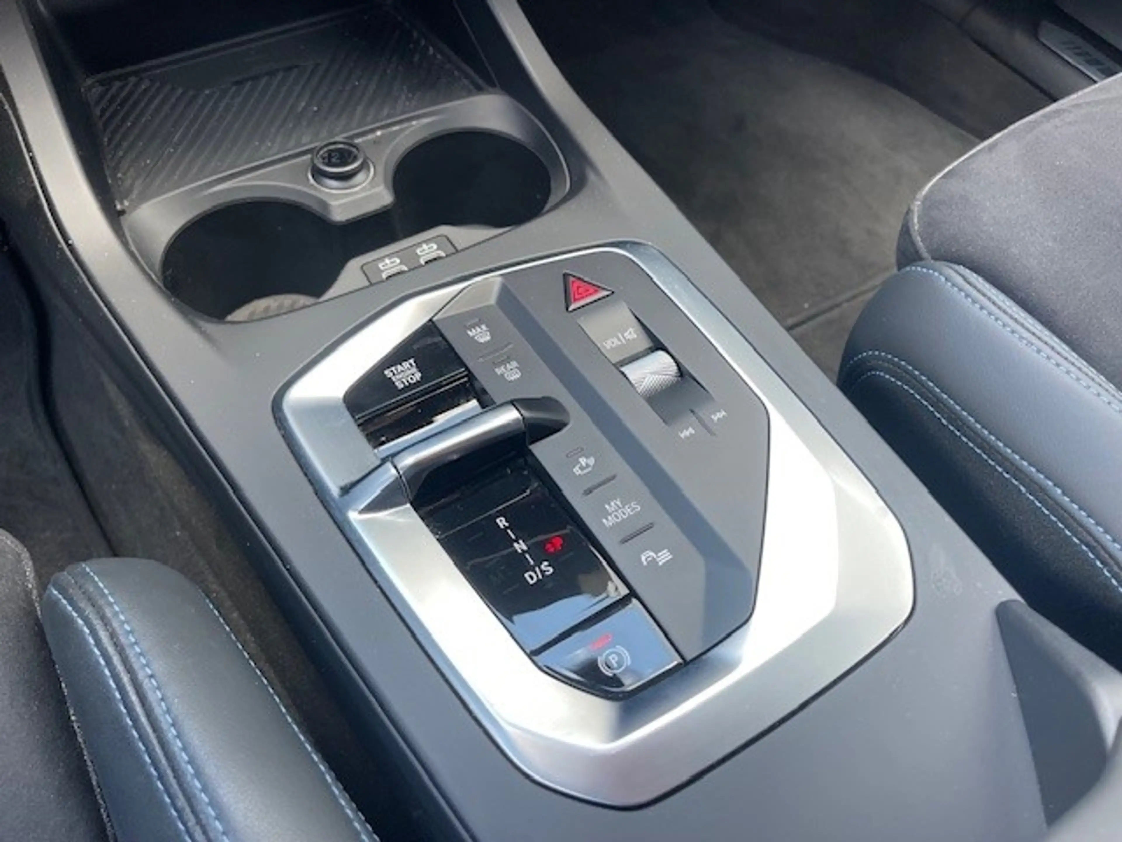 BMW 135 iA xDrive Limousine HUD AD Navi Digitales Cockpit — photo 7