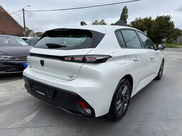 Peugeot 308 view 5