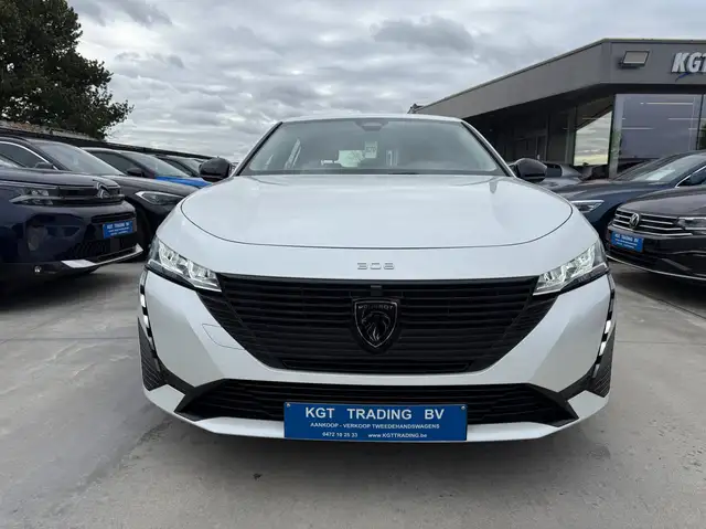 Peugeot 308 view 2