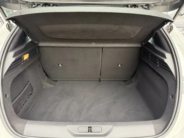 Peugeot 308 view 16