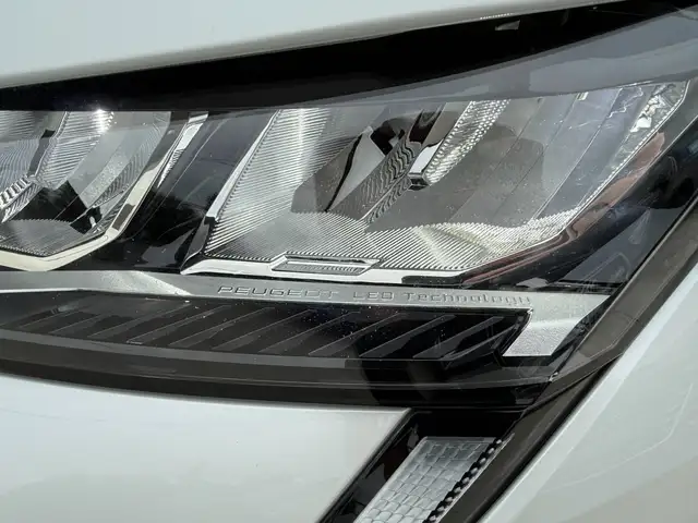 Peugeot 308 view 11