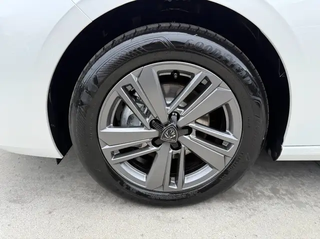 Peugeot 308 view 12