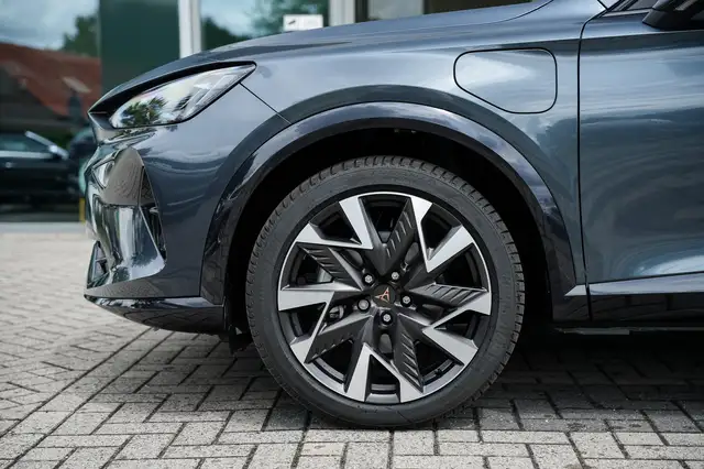 Cupra Formentor view 7