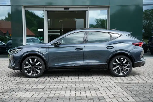 Cupra Formentor view 5